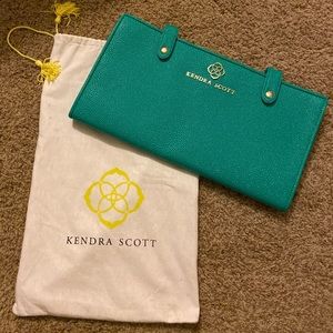 Kendra Scott case